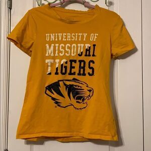 🦋3/$15💰Mizzou Shirt